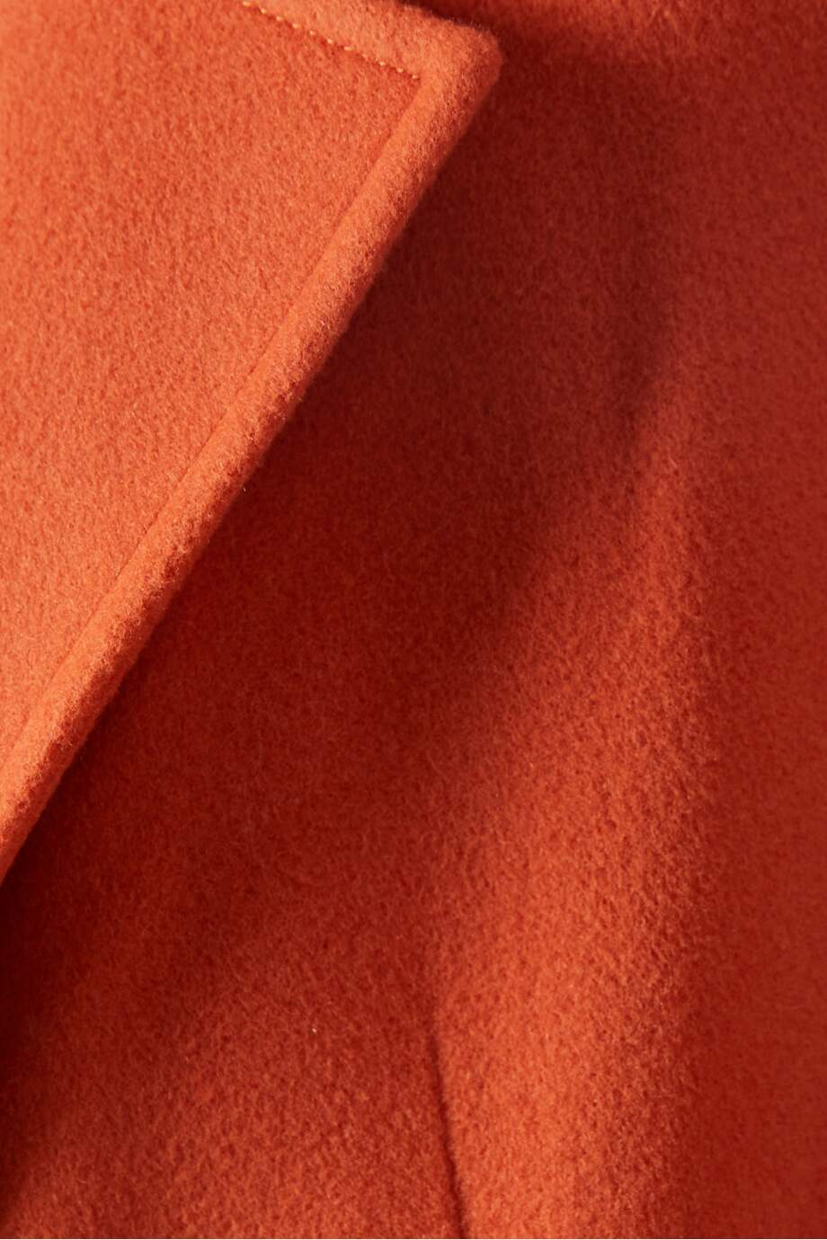 Шерстяное пальто оранжевого цвета 