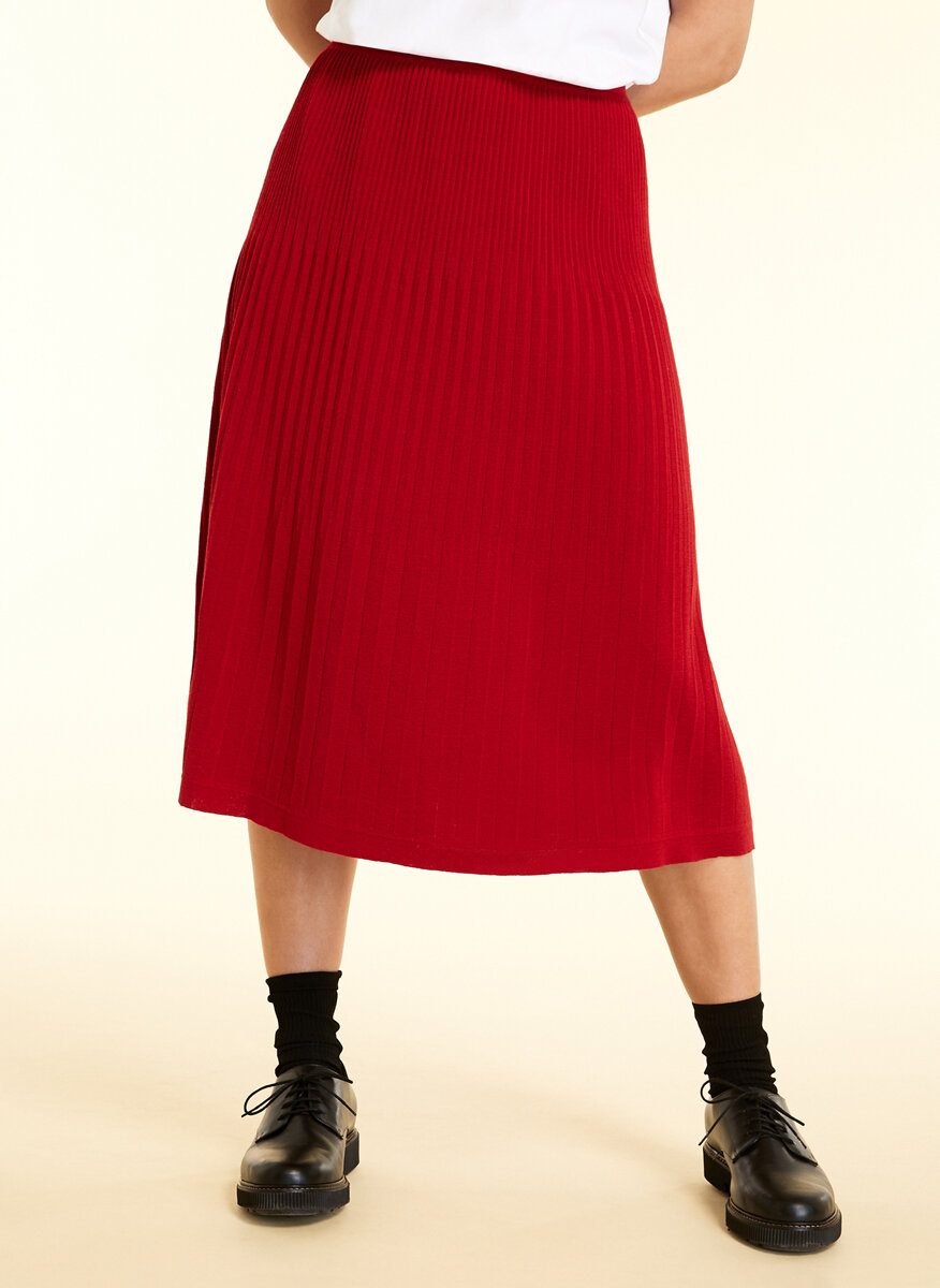 Красная плиссированная юбка из шерсти 1