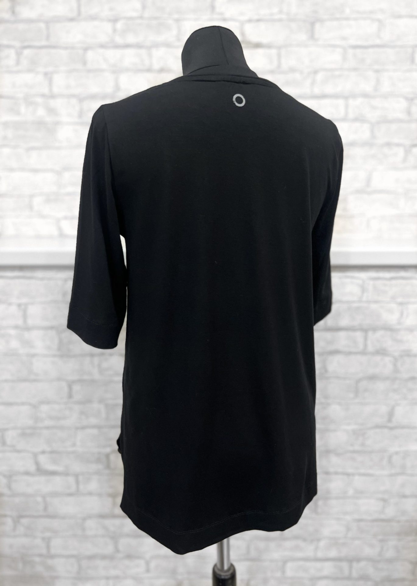 Черная футболка из шелка и вискозы 