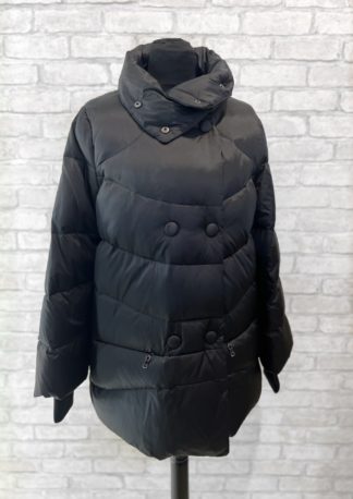 Пуховая черная куртка на пуговицах Elena Miro купить в аутлете Max Mara и Marina Rinaldi