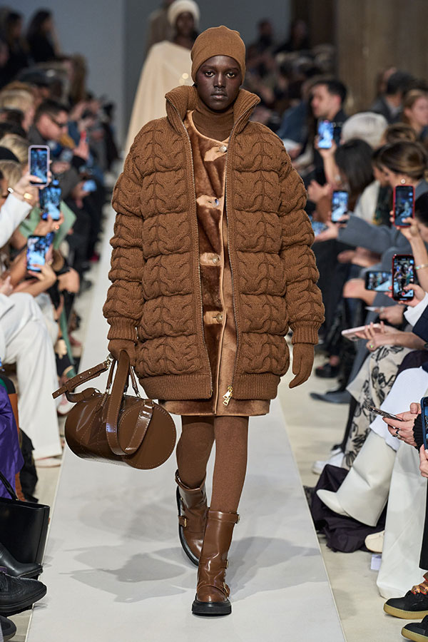 Бежевая куртка MAX MARA | интернет-магазин Outletmax Бежевая куртка MAX MARA купить в аутлете Max Mara и Marina Rinaldi. 1